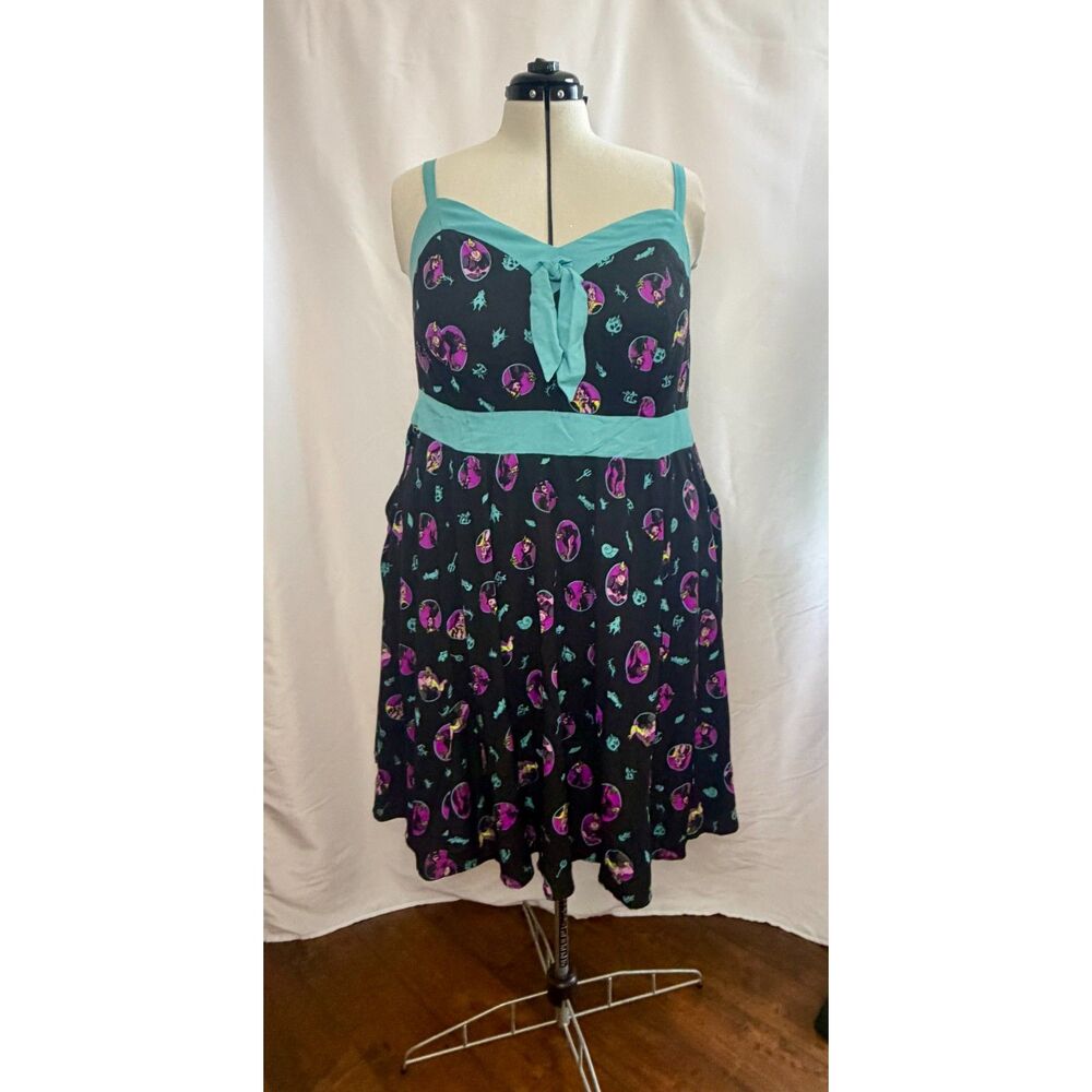 Torrid Disney Villains Sweetheart Tie Front Dress. Size 2